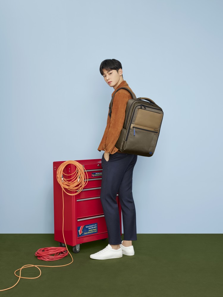 samsonite red bredle